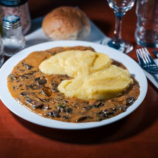 Mamaliguta cu Tocanita de ciuperci