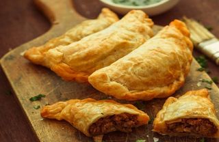 Empanadas de plátano verde con carne