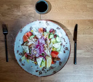 Salata cu piept de pui la grill