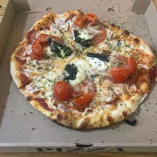 Pizza Caprese