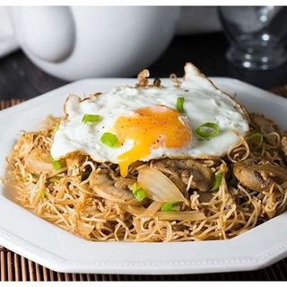 Noodles & Fried Egg