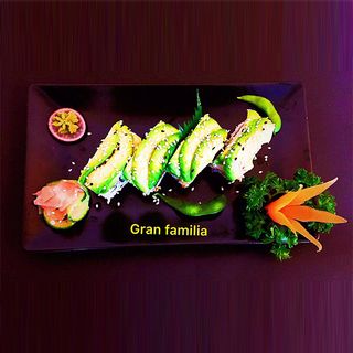 543 Aguacate Langostino Roll (8 Pzs.)