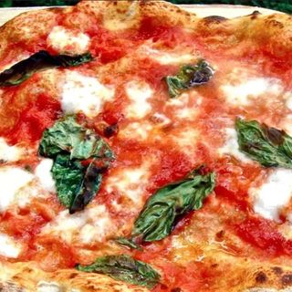 Pizza famigliare farcita 