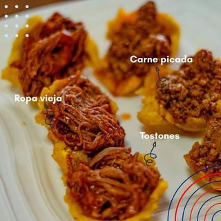 Tostones Rellenos De Picadillo