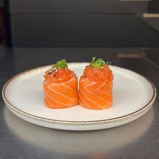 10) Gunkan Salmão Clássico (4 pçs)