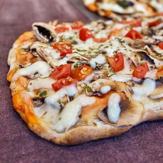 Pizza Contadina (Entera)