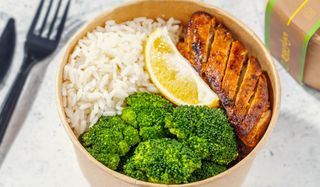 ქათამი ბროკოლით და ბრინჯით