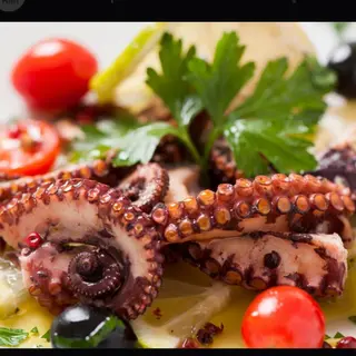 Insalata di polipo alla mediterranea 