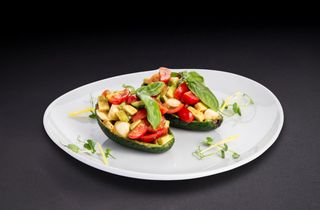 Легендарна салата с авокадо