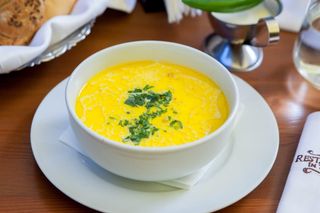 Ciorbă de pui á la grec