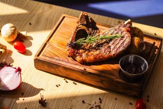 Стейк рибай на кости