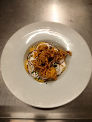 Салата с хрупкави калмари (400г)