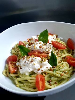 Tonnarelli con pesto de rucula
