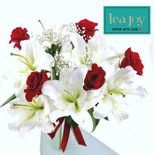 Lys Fleure Et Rose Rouge