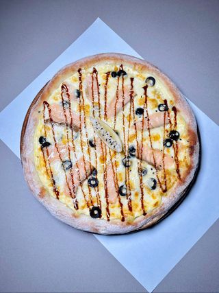 Піца з лососем
