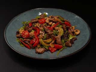 Теплий салат з куркою (380g)