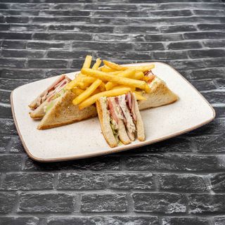 Sándwich Club 3 Pisos