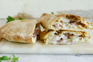 Pizza Calzone (33 X 33 Cm.)