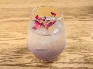 Violet Gin & Tonic