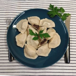 Pierogi z pieczarkami i serem Lazur / 12 szt. / 340g 