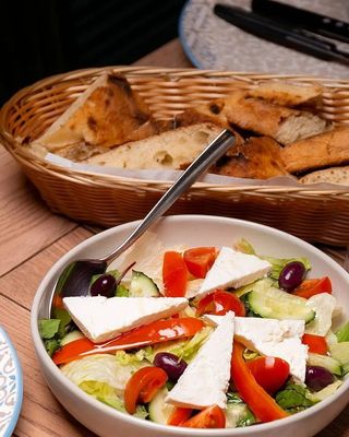 Салат "Свіжий"з фермерським сиром