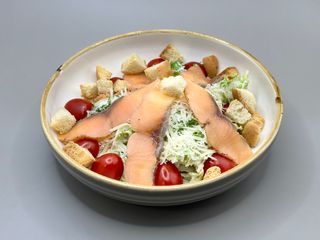 Цезарь с семгой