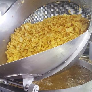 Patatas artesanas "chips" fritas a perol (500 gramos).