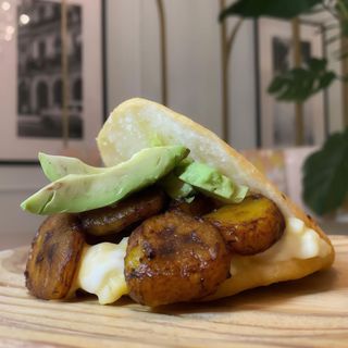 Arepa Veggie Arepa (Vegetariano)