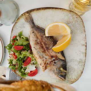 Dorada pe plita / Bream on the stove