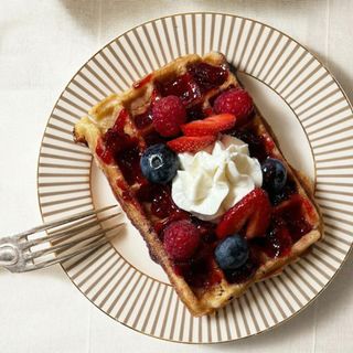 Gofre frutos rojos y mermelada