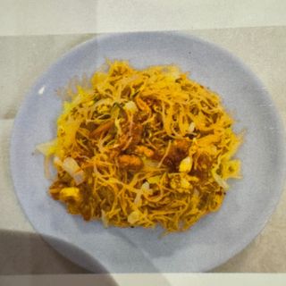 36 Spaghetti di riso con maiale e verdura