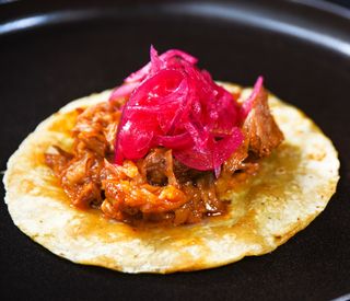 3 unidades de tacos de Cohinita Pibil