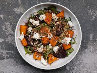 Салат з гарбузом та козячим сиром