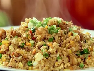 122 Пържен ориз със свинско (600г)