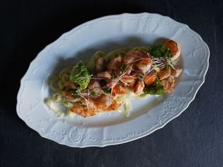 Паста з лососем та креветками (420g)