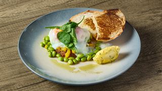  Яйца Пашот с котлетой