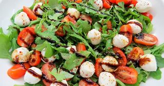 Салат "Руккола с сыром Моцарелла"
