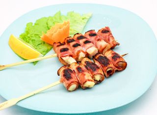 Рулца в бекон (200г)