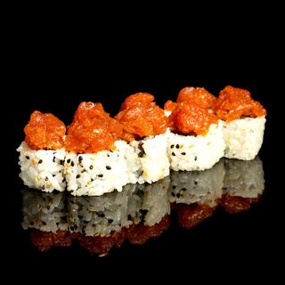 Uramaki spicy tuna 
