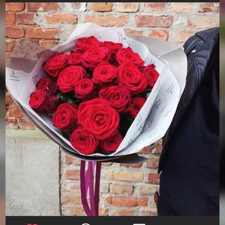 Bukiet z czerwonych róż rozmiar S