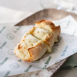 Pan De Ajo Con Queso