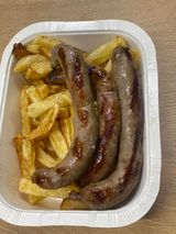 Наденички по селски с пържени картофи и лютеница (450г)