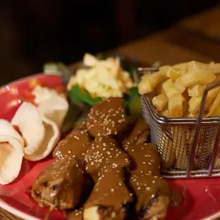 Saté: 4 Pinchos de pollo XL (370 g.)