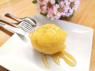 Bola De Helado Frito Con Miel