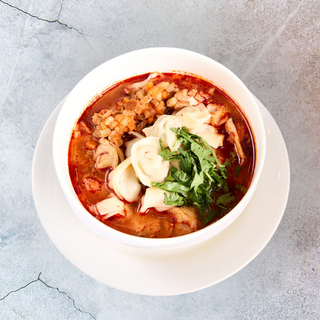 Пельмени с красным бульоном