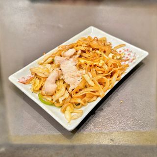 145Thai Noodle con pollo