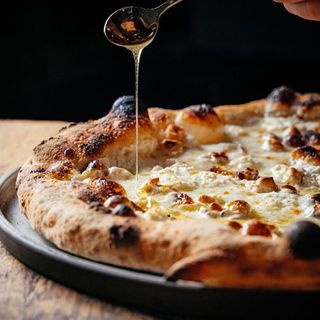 Pizza Familiar Quatro Queijos