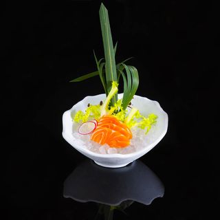 350.  Sashimi Salmón (5 Uds.)