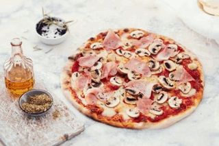Pizza Prosciutto e funghi