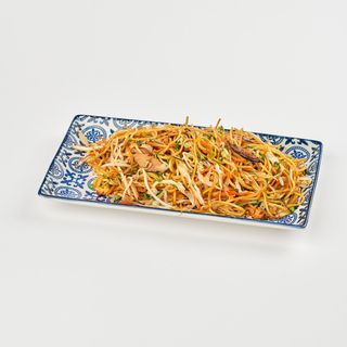 Spaghetti di grano saltati con verdure